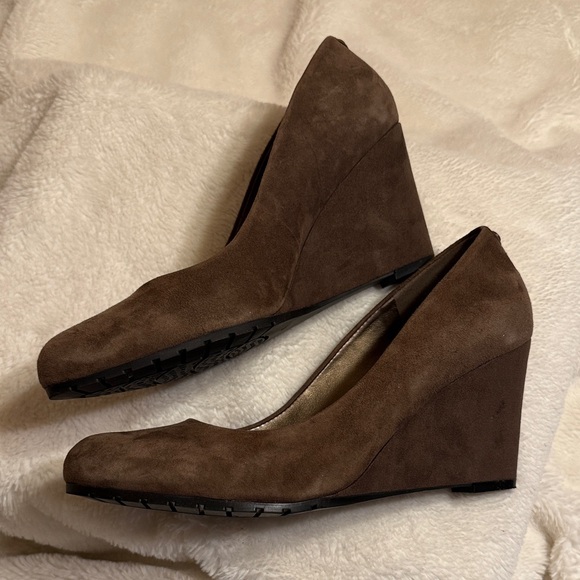 Easy Spirit Women's Taupe leather suede Wedge Shoes - Picture 2 of 7